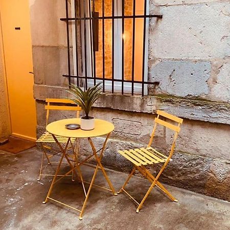 Studio Renove Avec Patio, Coeur Du Centre Ville Besançon Eksteriør billede