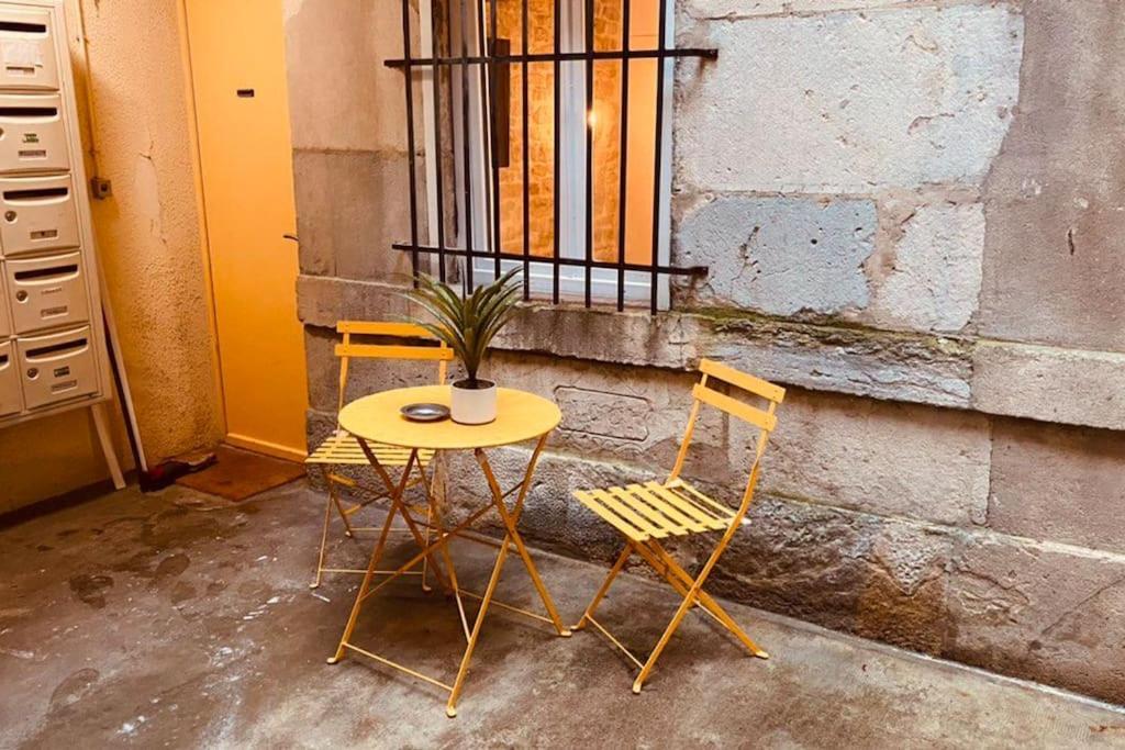 Studio Renove Avec Patio, Coeur Du Centre Ville Besançon Eksteriør billede
