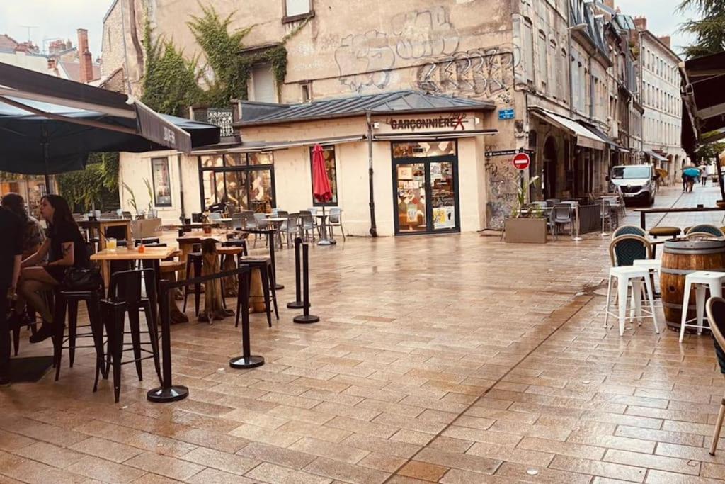 Studio Renove Avec Patio, Coeur Du Centre Ville Besançon Eksteriør billede